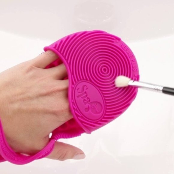 SIGMA - SPA® EXPRESS BRUSH CLEANING GLOVE - Picture 2 of 5